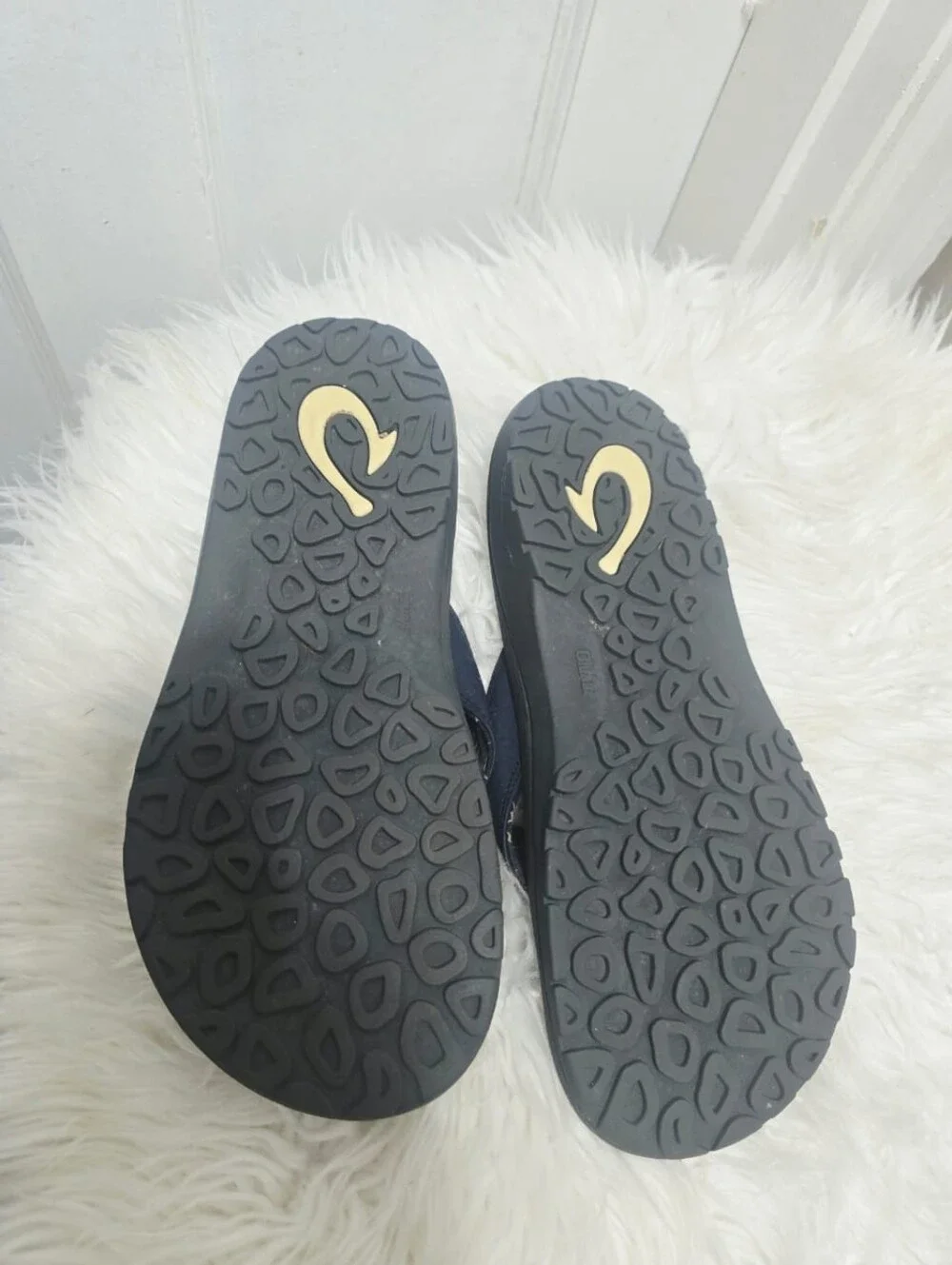 OluKai Men's ‘Ohana Flip Flop Color: Trench Blue/Black Blue Size 8
